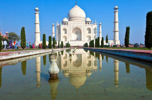 Uttar-Pradesh_Agra_Taj-Mahal_Front-view-of-the-historic-Taj-Mahal Uttar-Pradesh_Agra_Taj-Mahal_Front-view-of-the-historic-Taj-Mahal