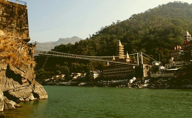 rishikesh_lakshman_jhula_2-everglow rishikesh_lakshman_jhula_2-everglow